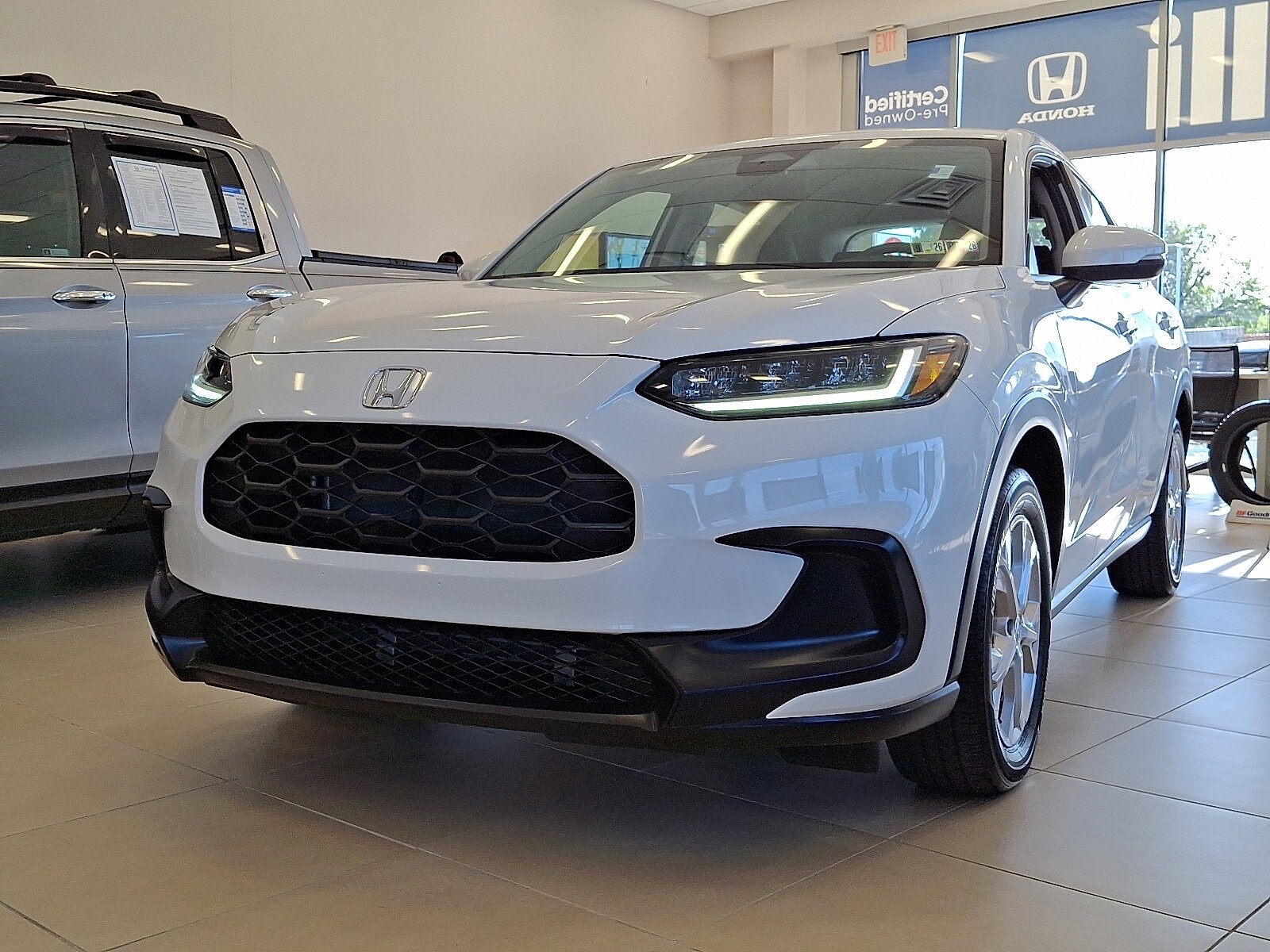 2023 Honda HR-V LX photo 3