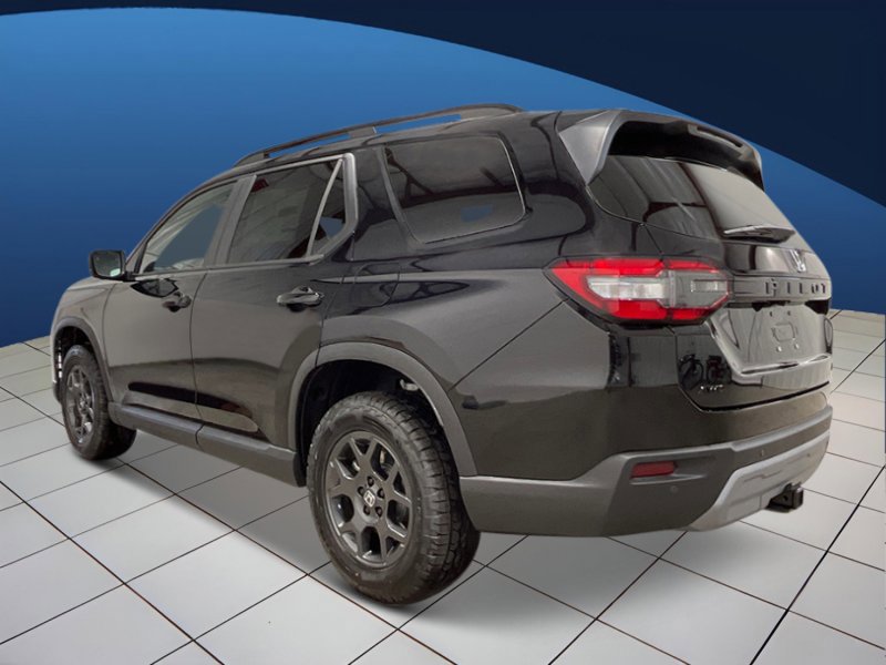 2025 Honda Pilot TrailSport photo 2