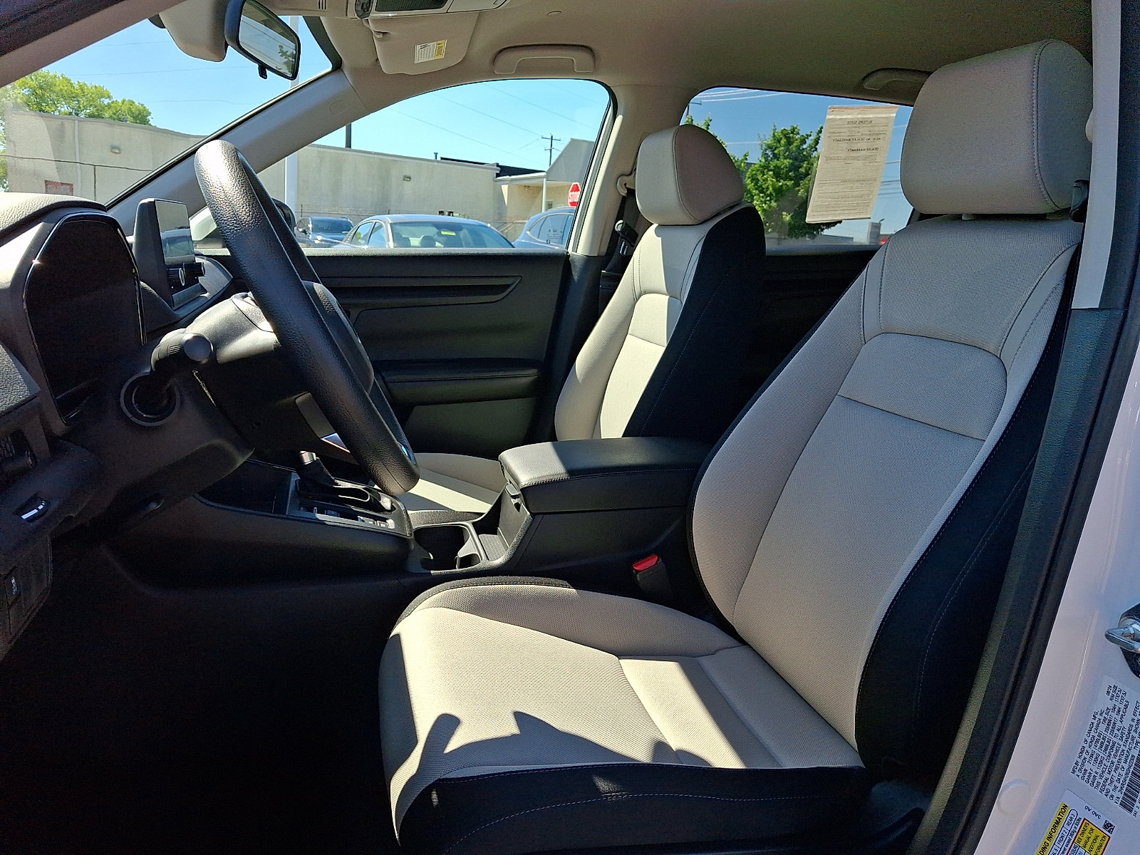 2025 Honda CR-V LX - Photo 13