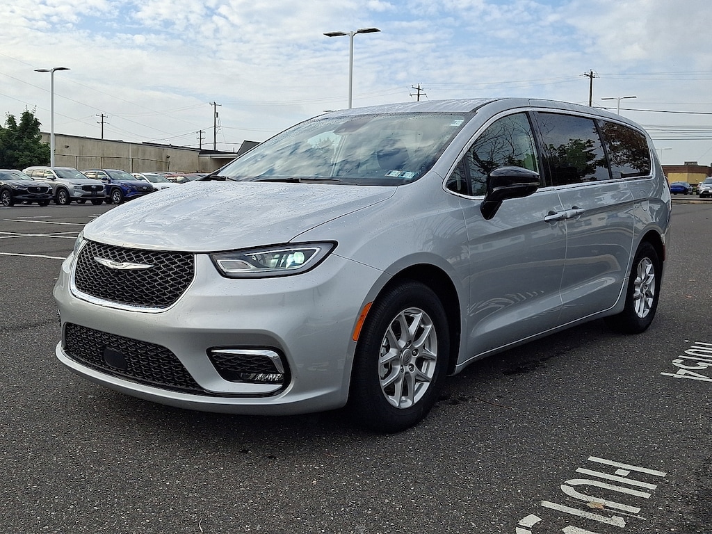 Used 2024 Chrysler Pacifica Touring L Van Passenger Van