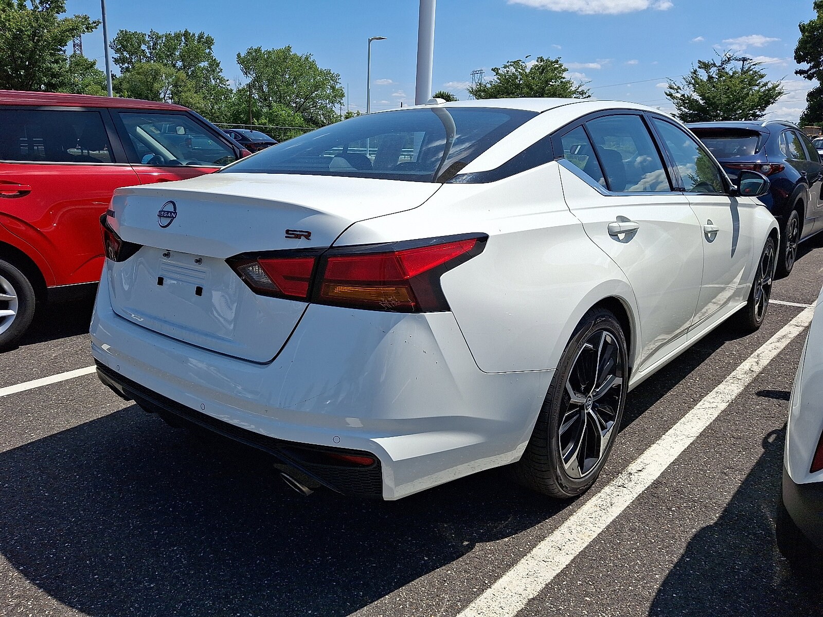 2024 Nissan Altima 2.5 SR photo 4