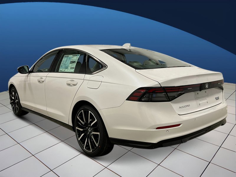2025 Honda Accord Hybrid Touring photo 3
