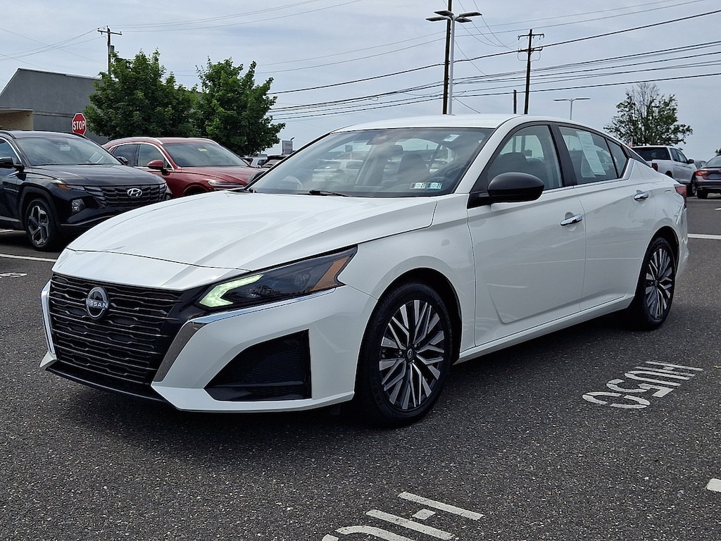 Used 2025 Nissan Altima SV Sedan