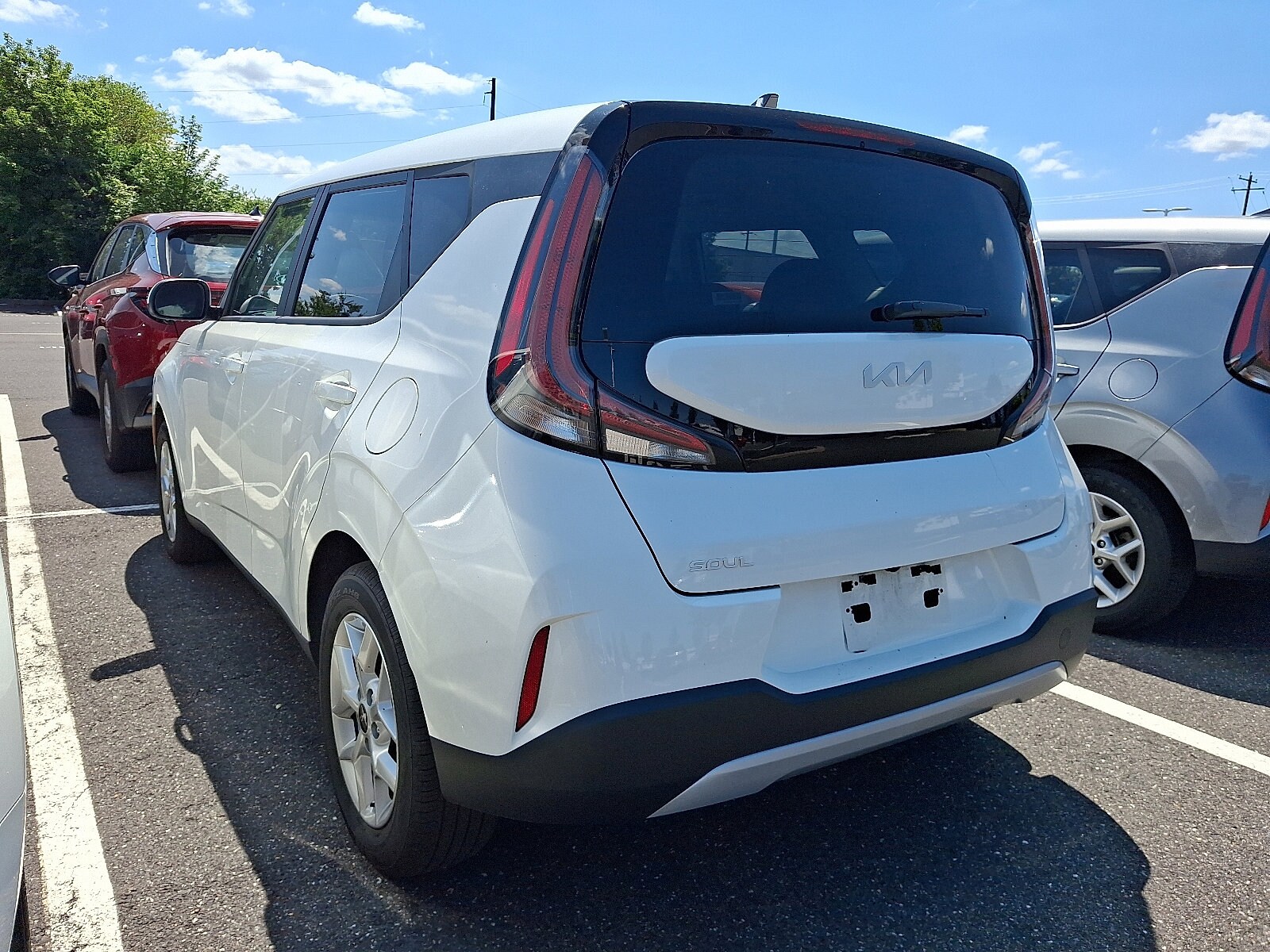 2024 Kia Soul LX photo 2