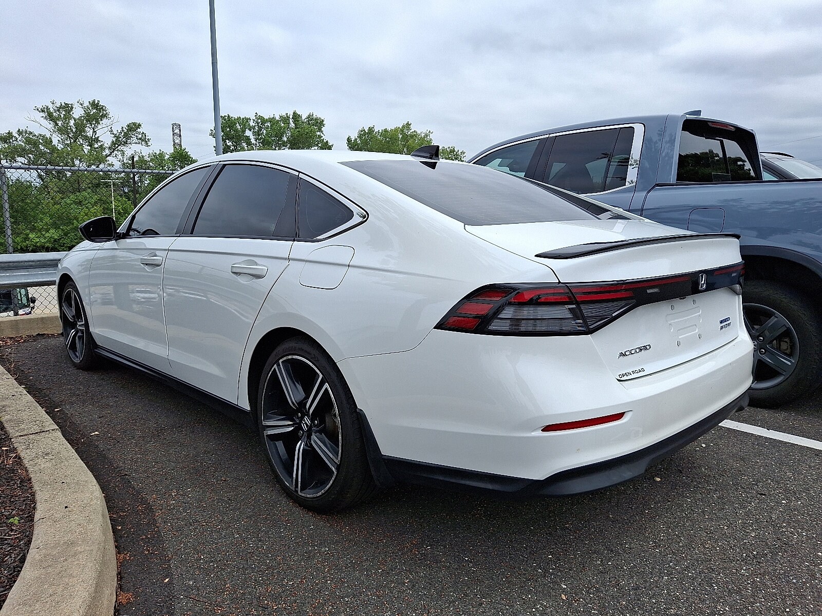 2024 Honda Accord Hybrid Sport photo 3