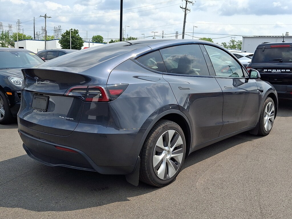 Used 2024 Tesla Model Y Long Range SUV