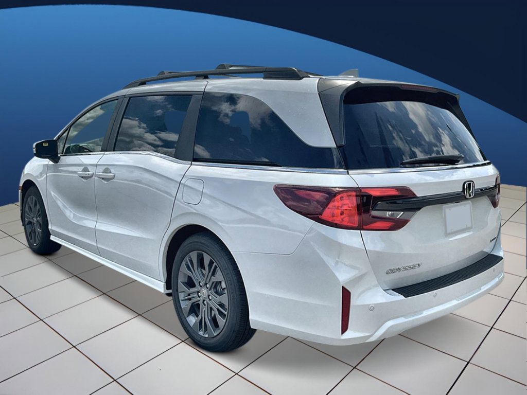 2026 Honda Odyssey Touring photo 3