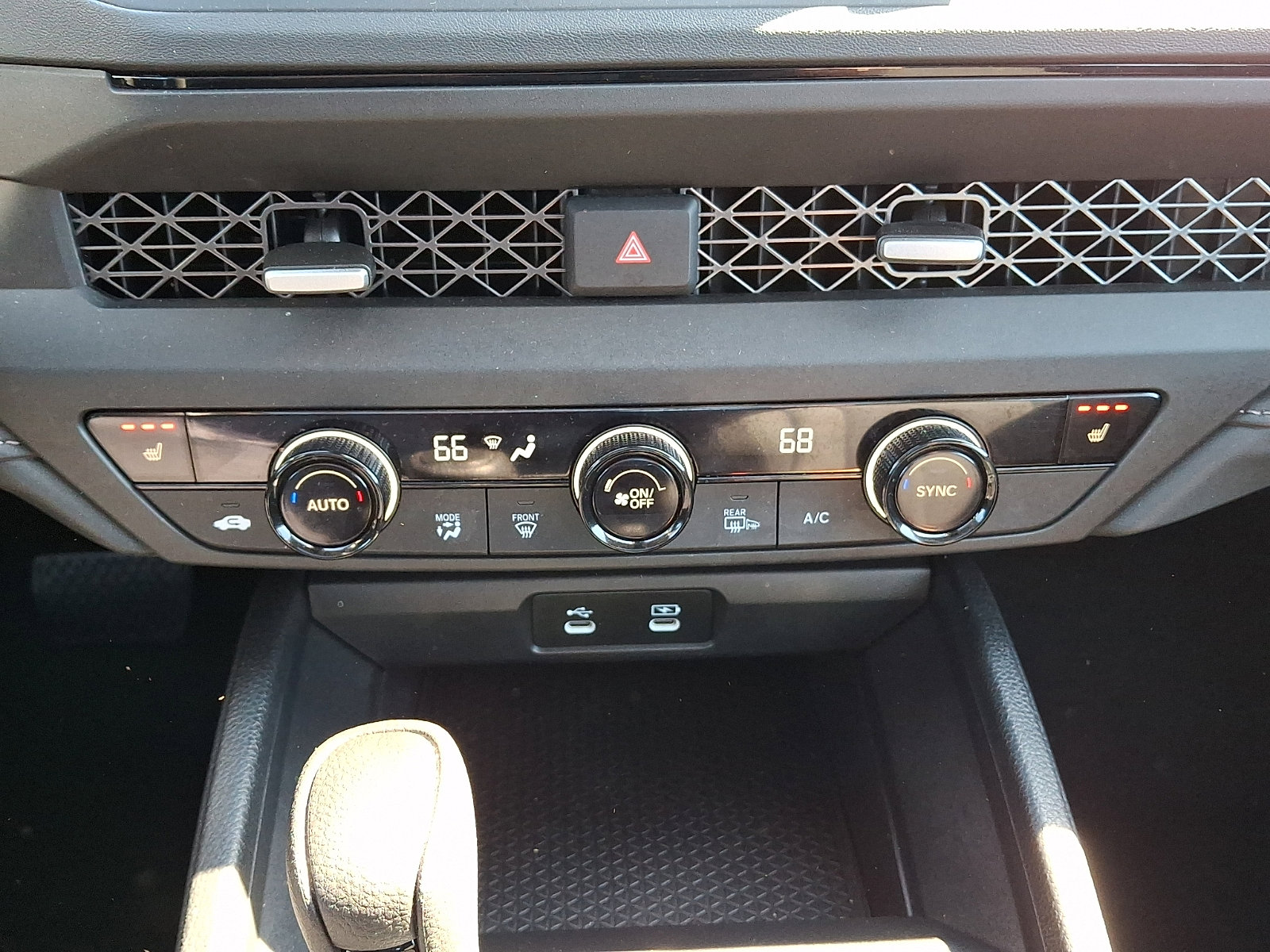 2025 Honda Accord SE - Photo 16