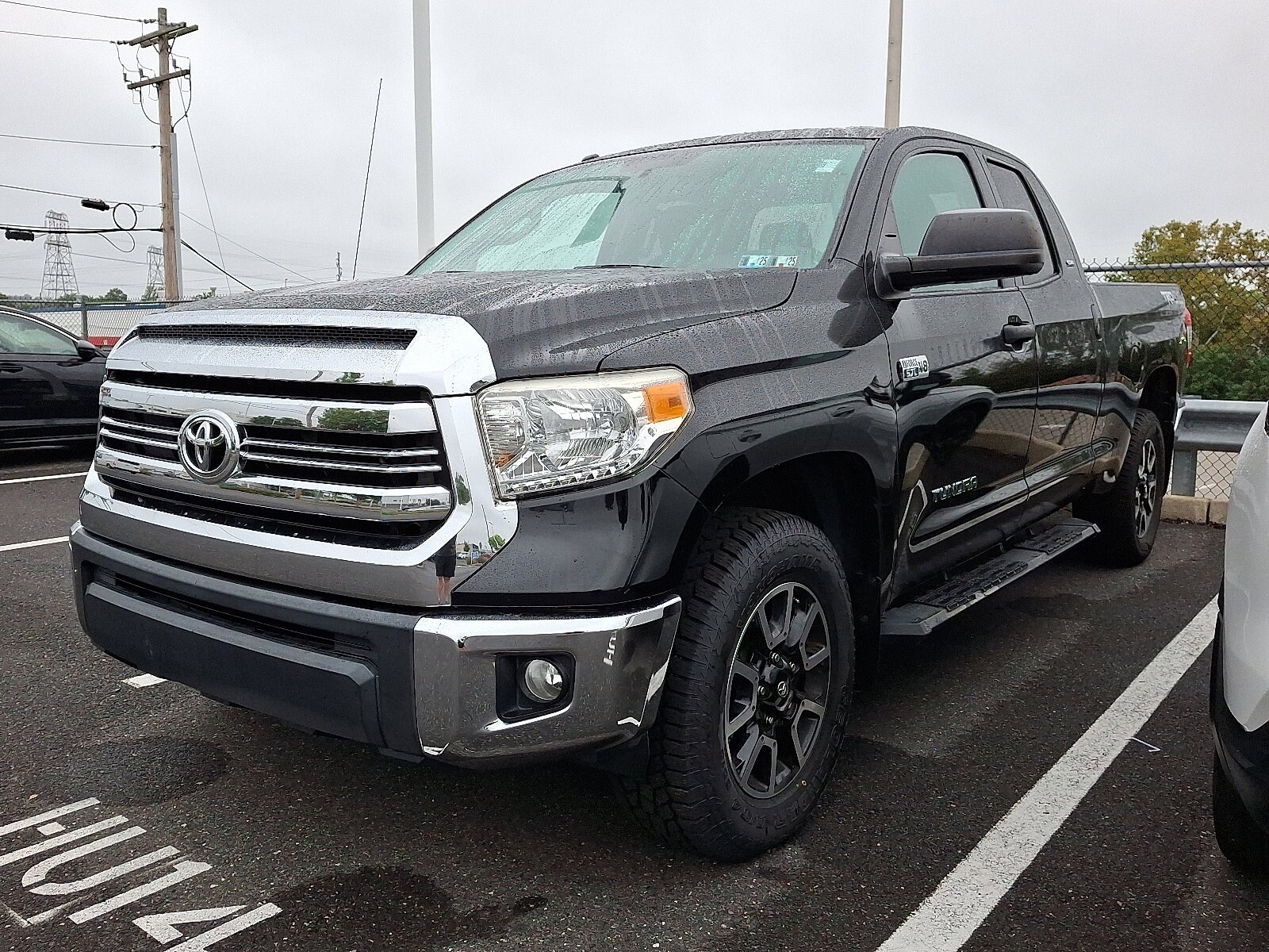 2016 Toyota Tundra SR5 Double Cab photo 3