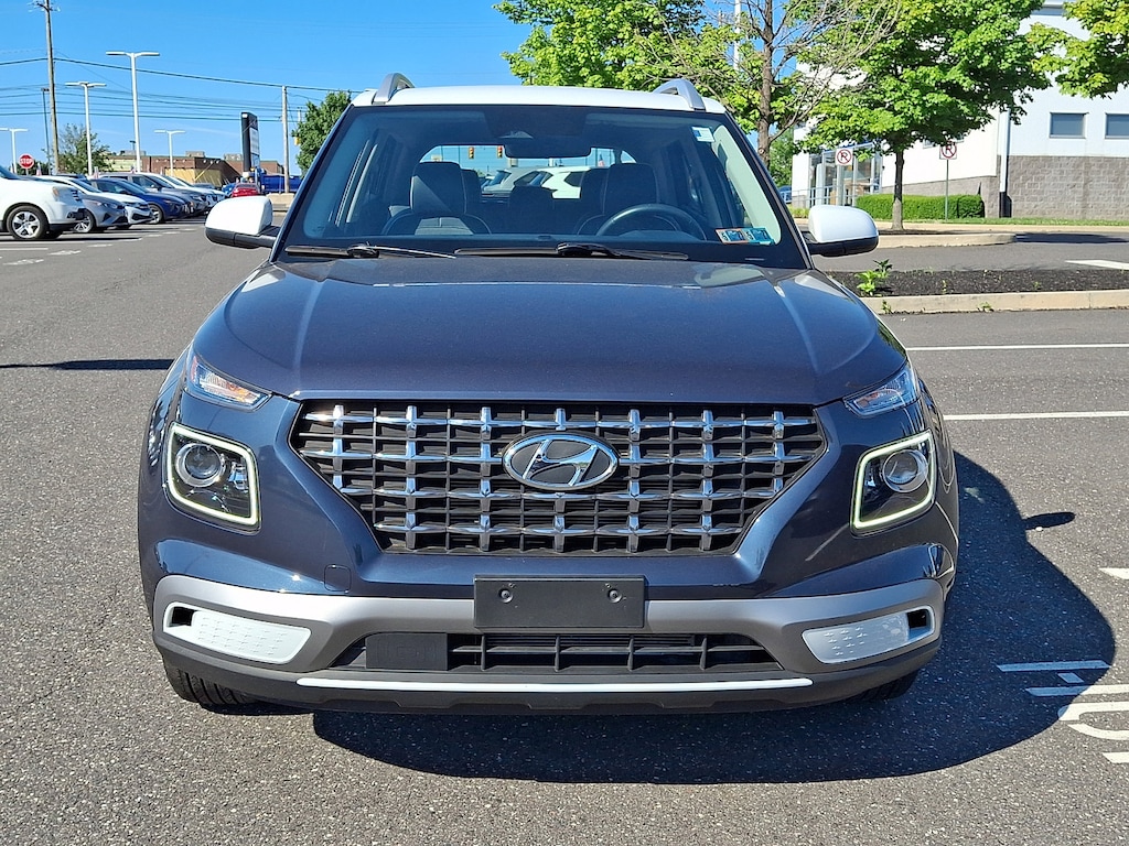 Used 2023 Hyundai Venue Limited SUV