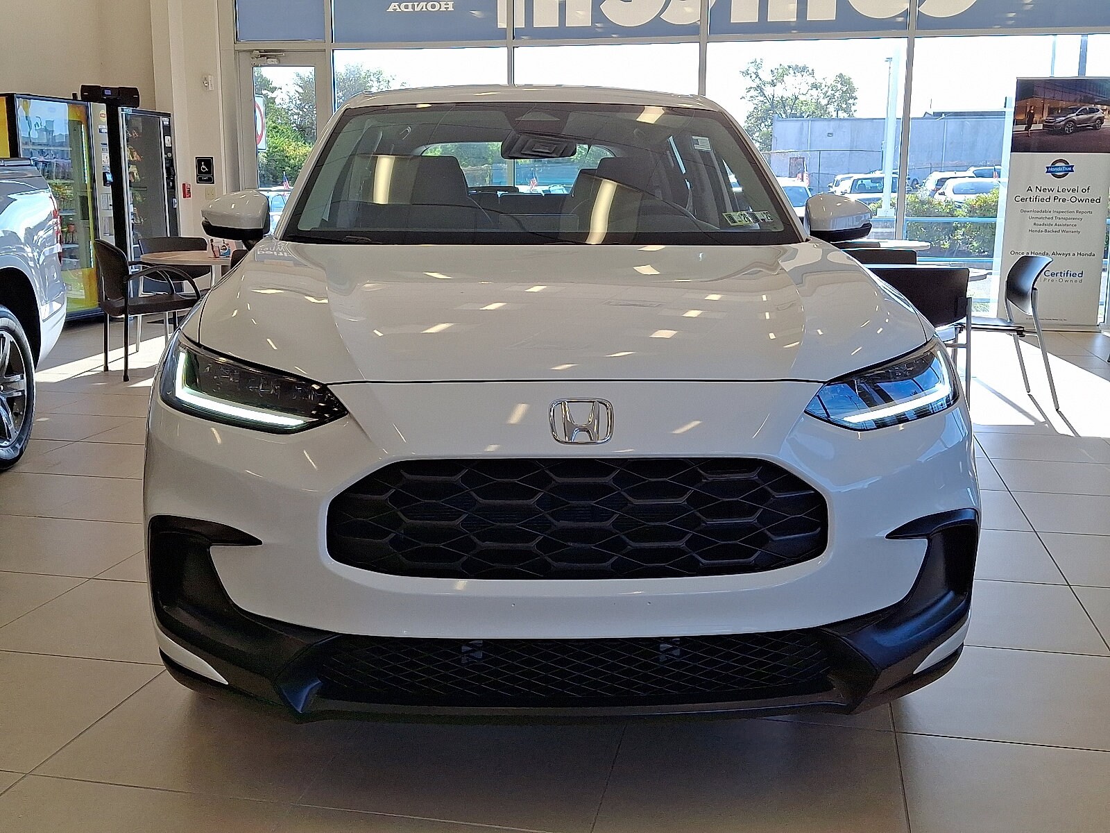 2023 Honda HR-V LX photo 2
