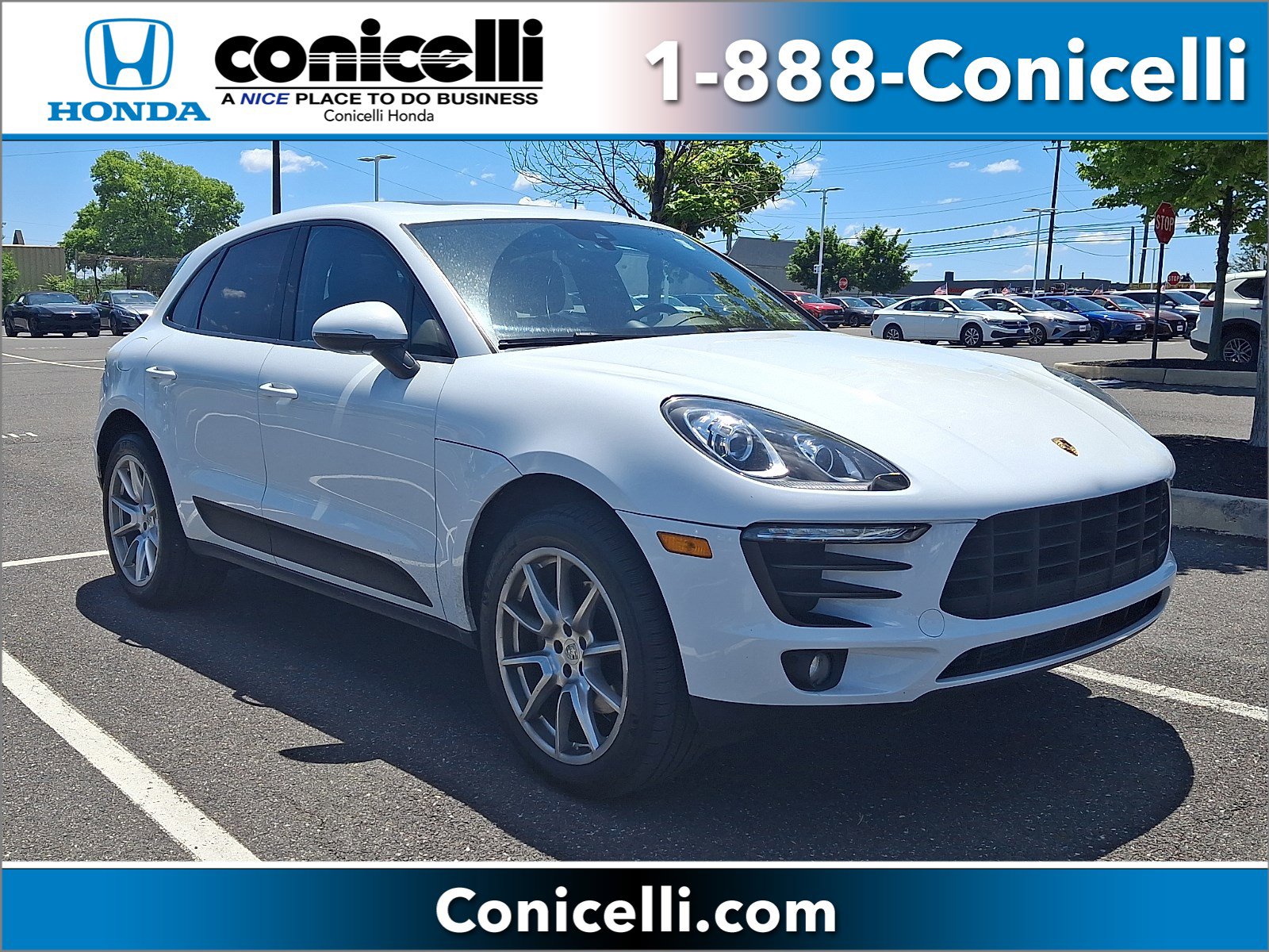 2017 Porsche Macan -'s photo