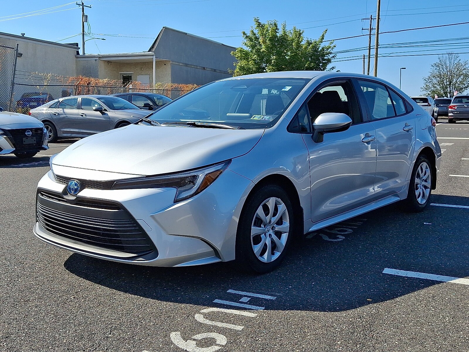 2025 Toyota Corolla Hybrid LE photo 2
