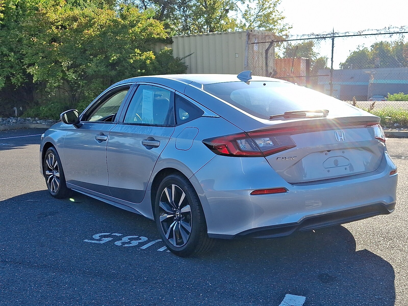 2022 Honda Civic EX-L Hatchback photo 3