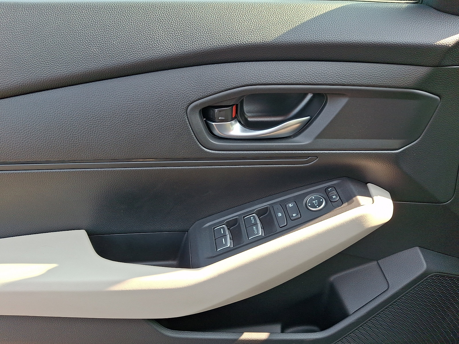 2023 Honda Accord LX - Photo 12