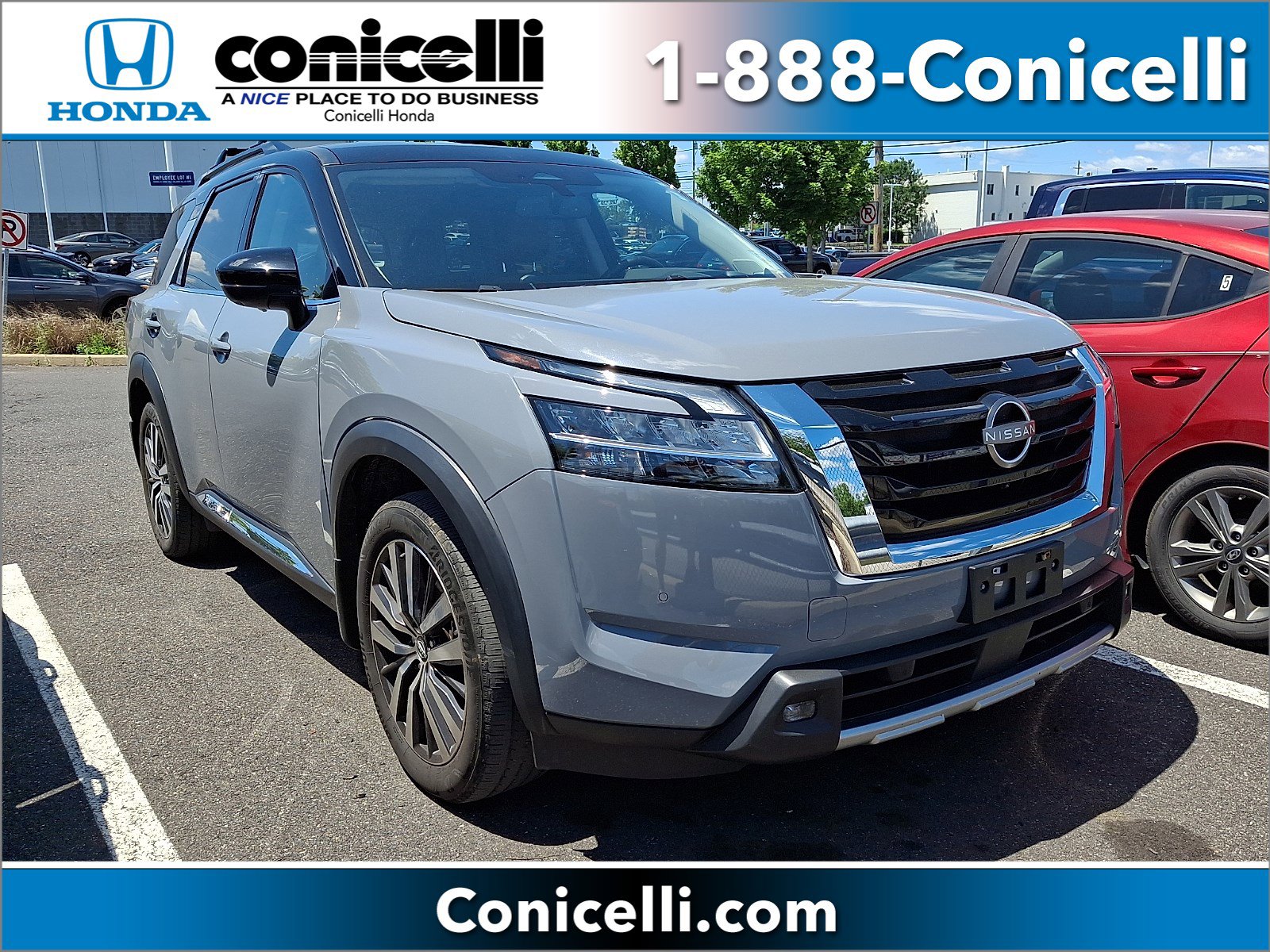 2022 Nissan Pathfinder Platinum 4WD's photo