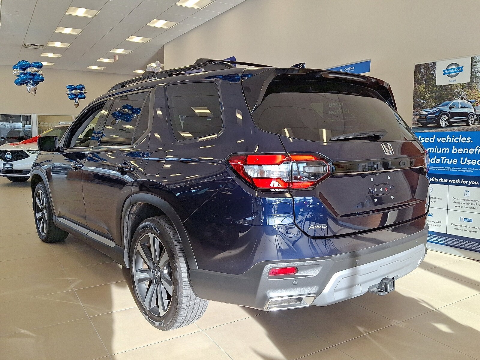 2023 Honda Pilot Touring photo 3