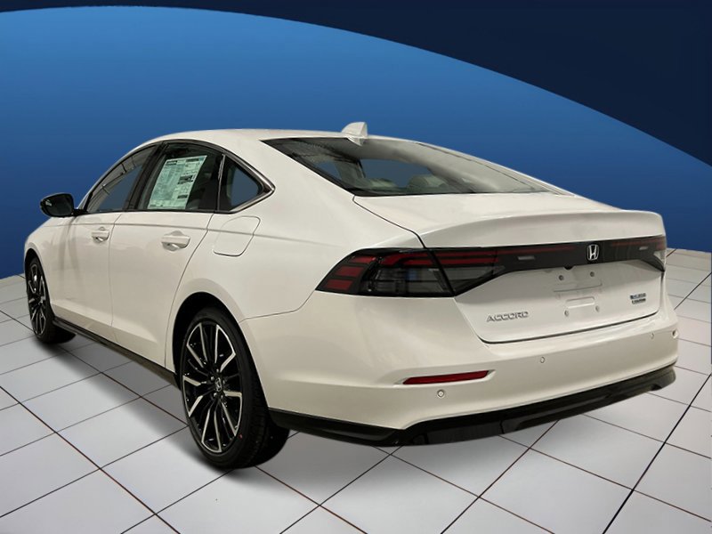 2025 Honda Accord Hybrid Touring photo 2