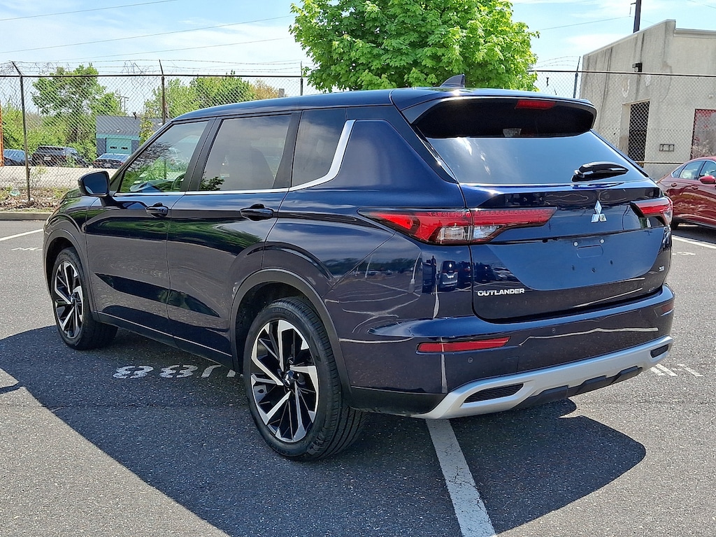 Used 2024 Mitsubishi Outlander SE Black Edition SUV