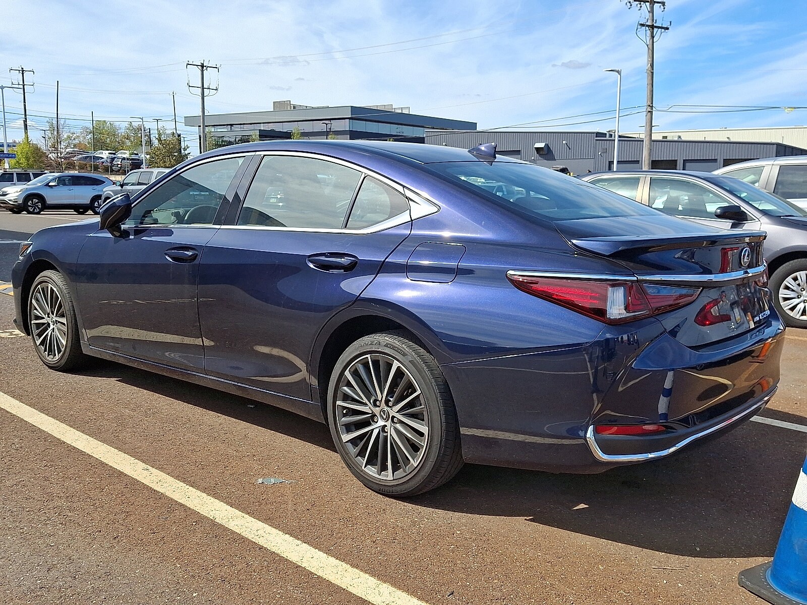 2022 Lexus ES 250 Luxury photo 3