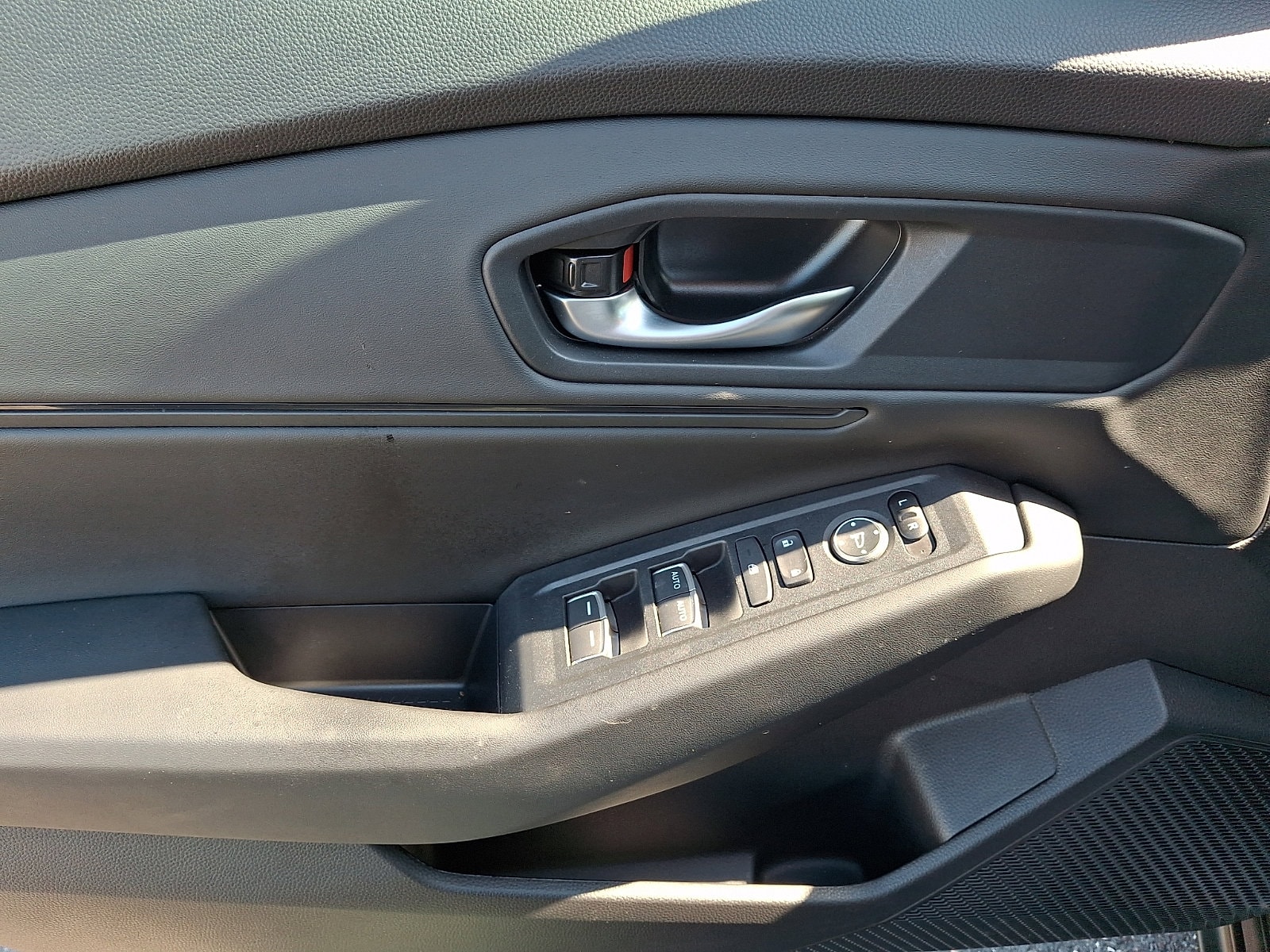 2025 Honda Accord SE - Photo 12