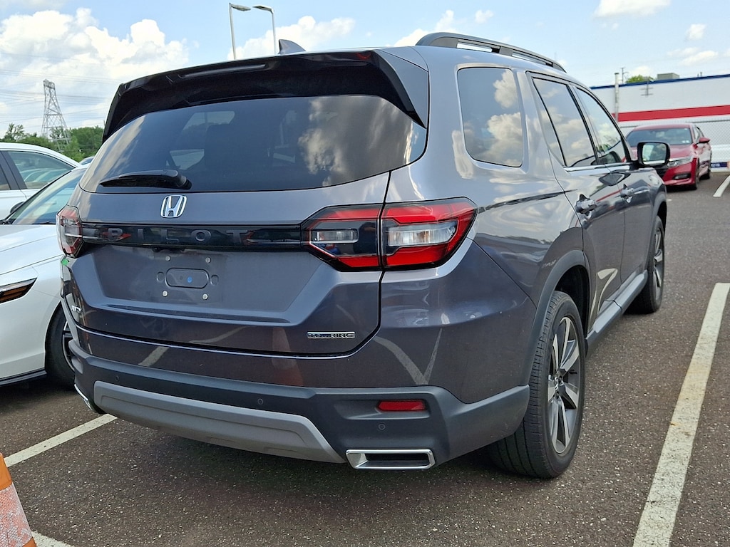 Used 2024 Honda Pilot Touring SUV
