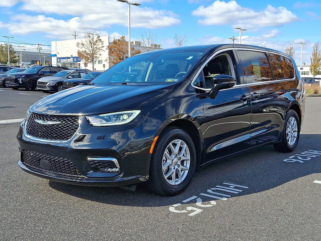 Used 2024 Chrysler Pacifica Touring L Van Passenger Van