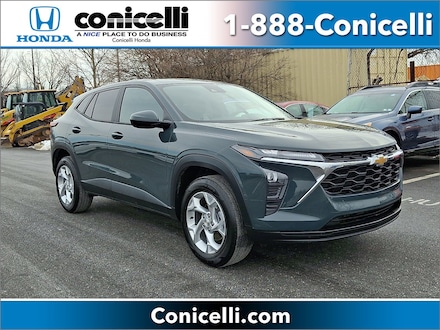 2025 Chevrolet Trax LS SUV