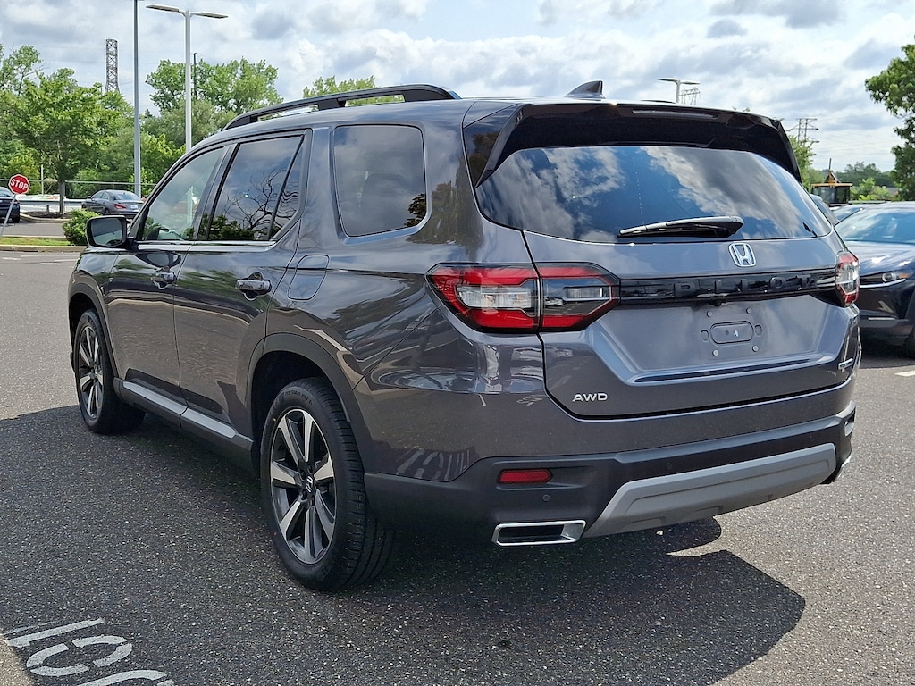 Certified 2024 Honda Pilot Touring SUV
