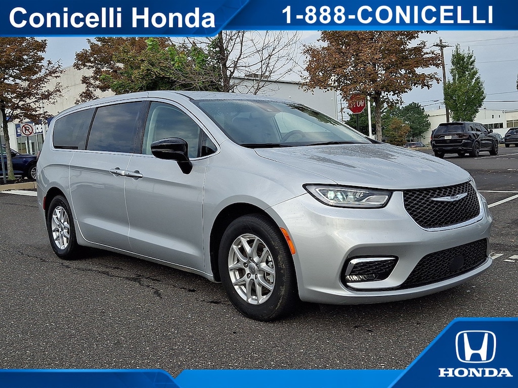 Used 2024 Chrysler Pacifica Touring L Van Passenger Van