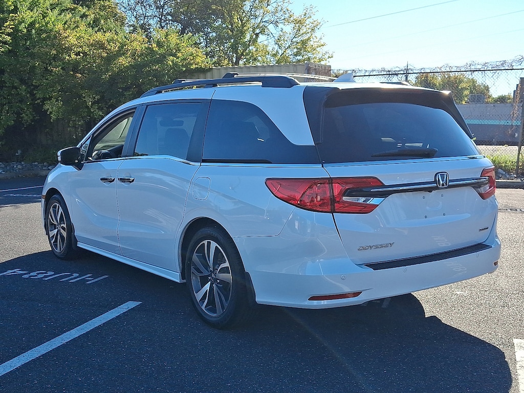 Used 2023 Honda Odyssey Touring Van