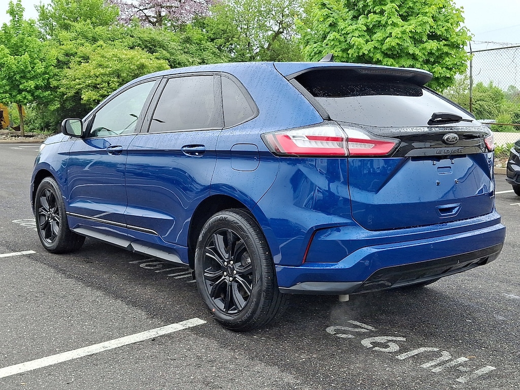 Used 2024 Ford Edge SE SUV