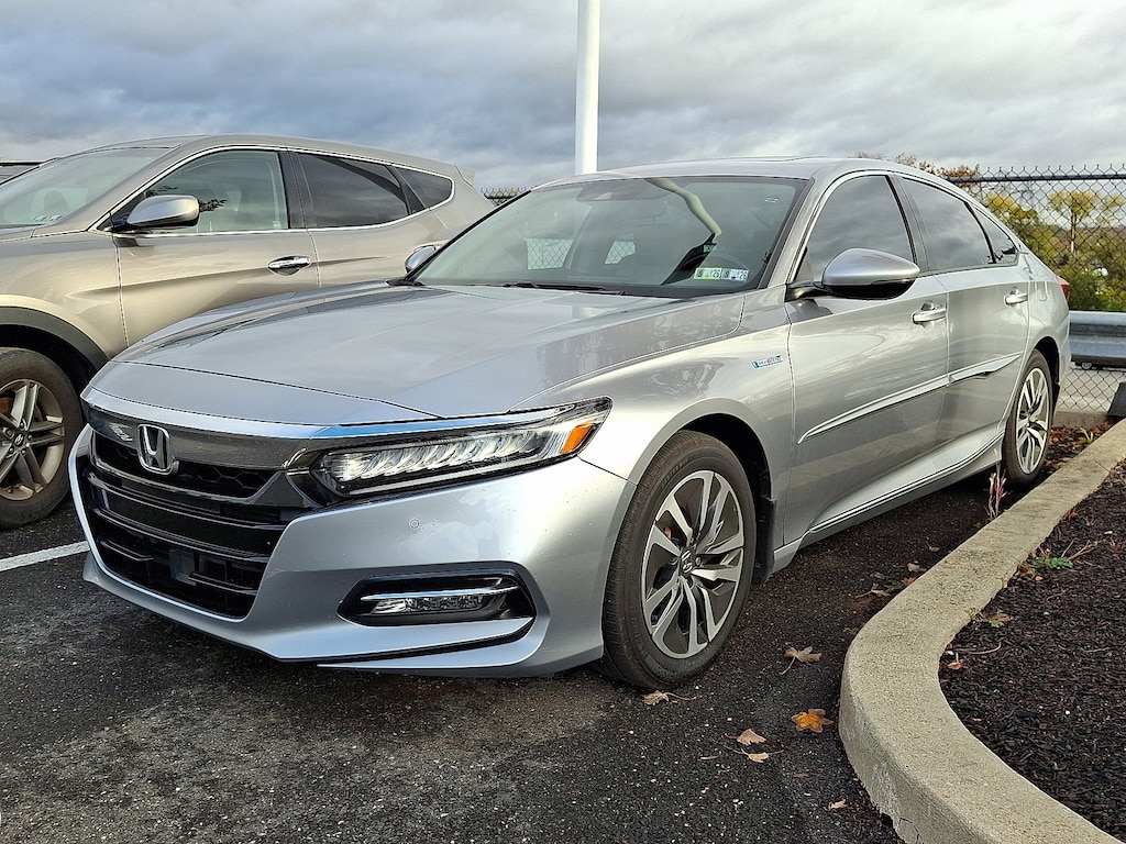 Used 2019 Honda Accord Hybrid Touring Sedan