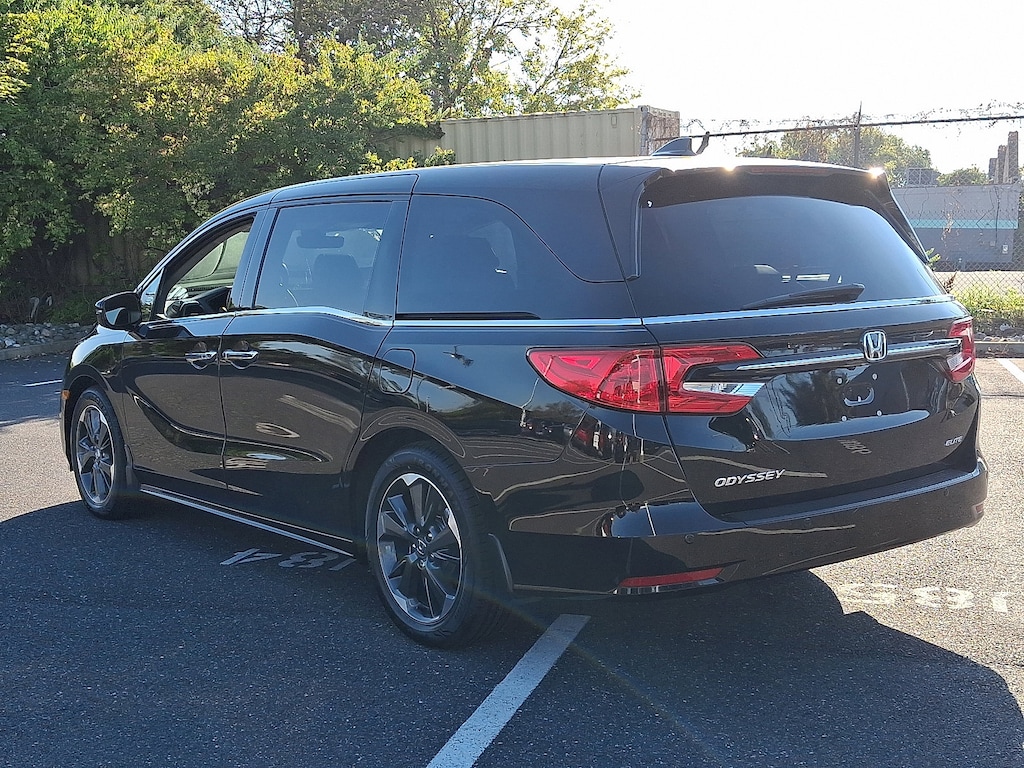Certified 2023 Honda Odyssey Elite Van