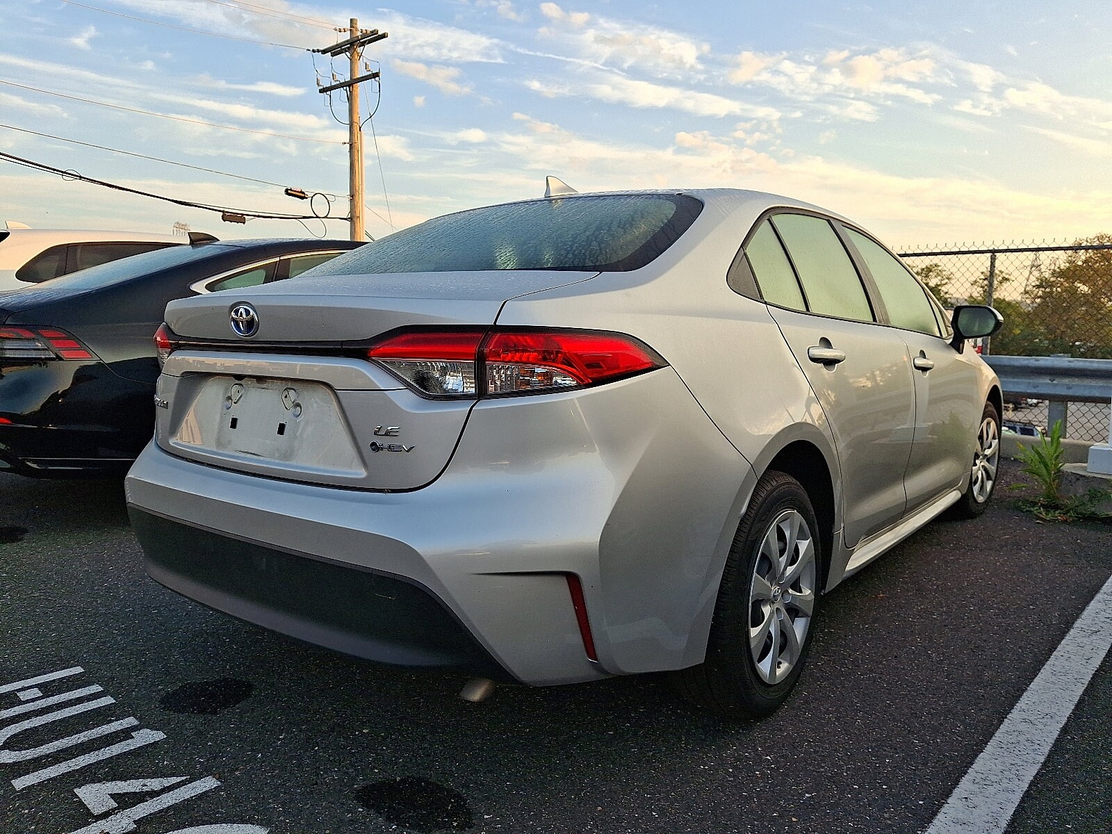 2025 Toyota Corolla Hybrid LE photo 4