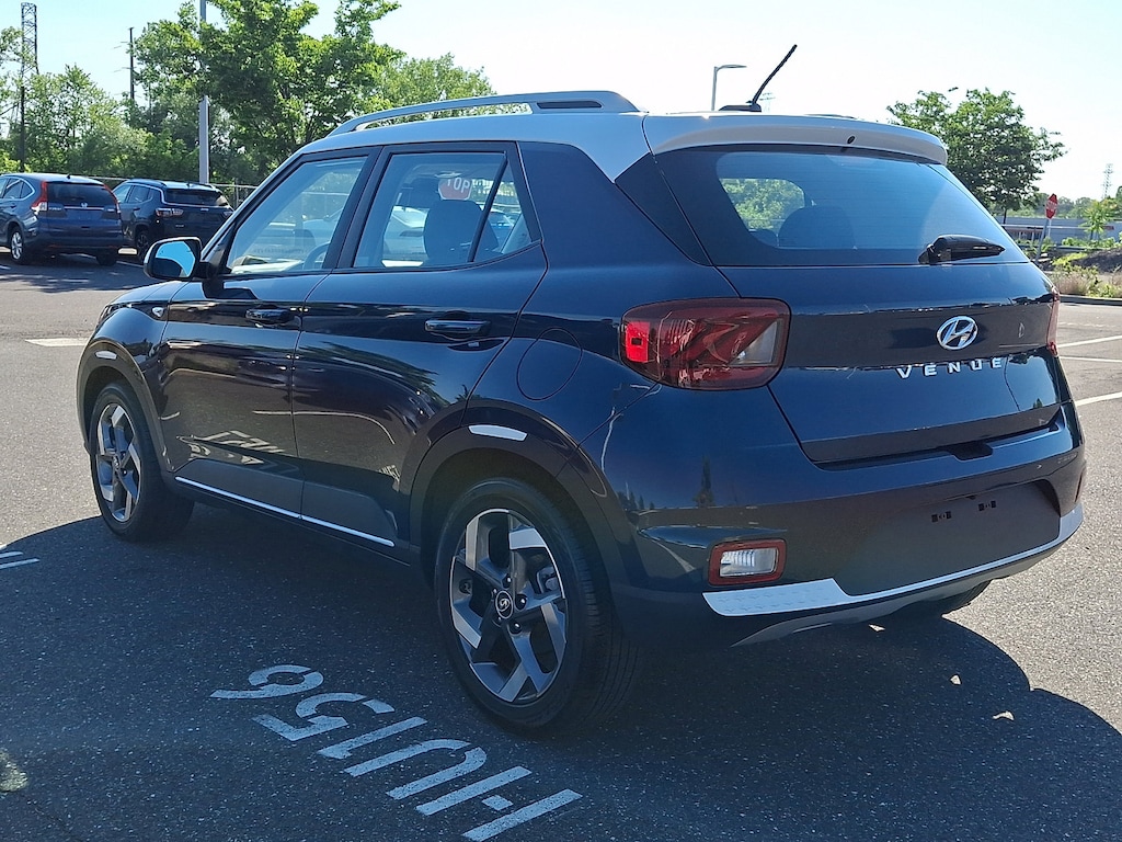 Used 2023 Hyundai Venue Limited SUV