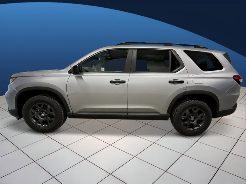 2025 Honda Pilot TrailSport photo 2