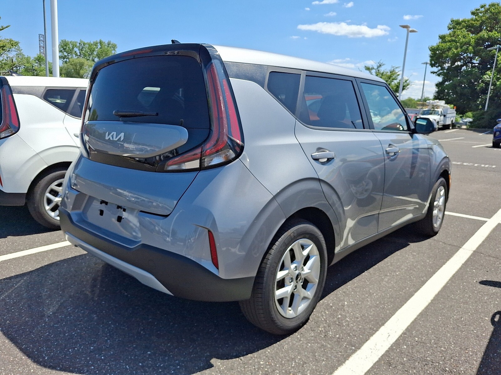 2024 Kia Soul LX photo 3