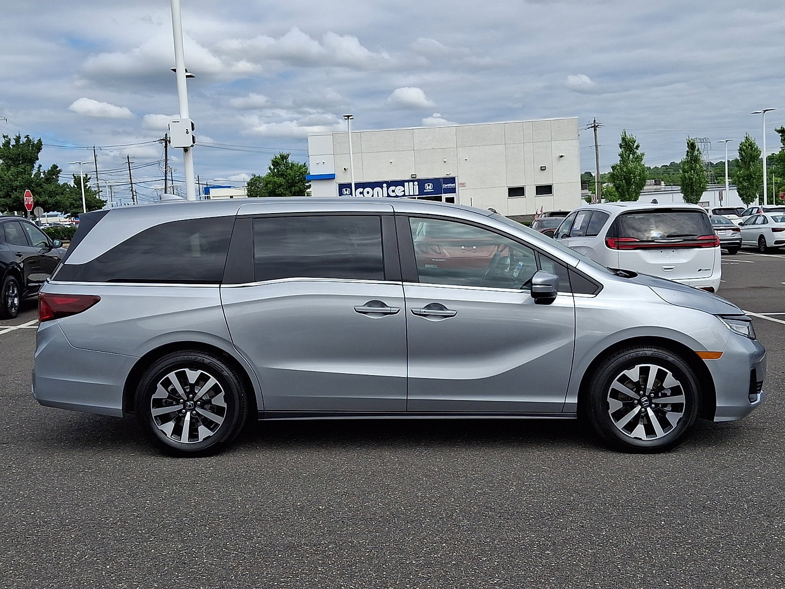 2026 Honda Odyssey EX-L - Photo 7