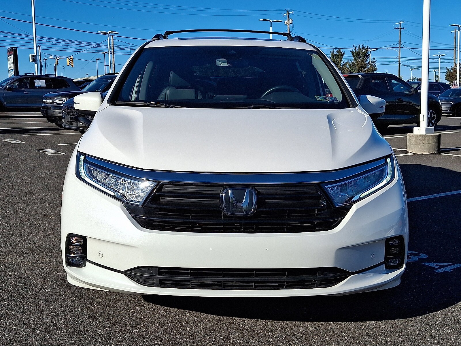 2023 Honda Odyssey Touring photo 2