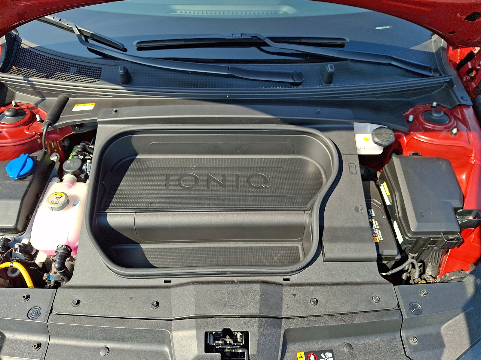 2024 Hyundai IONIQ 6 SE - Photo 29