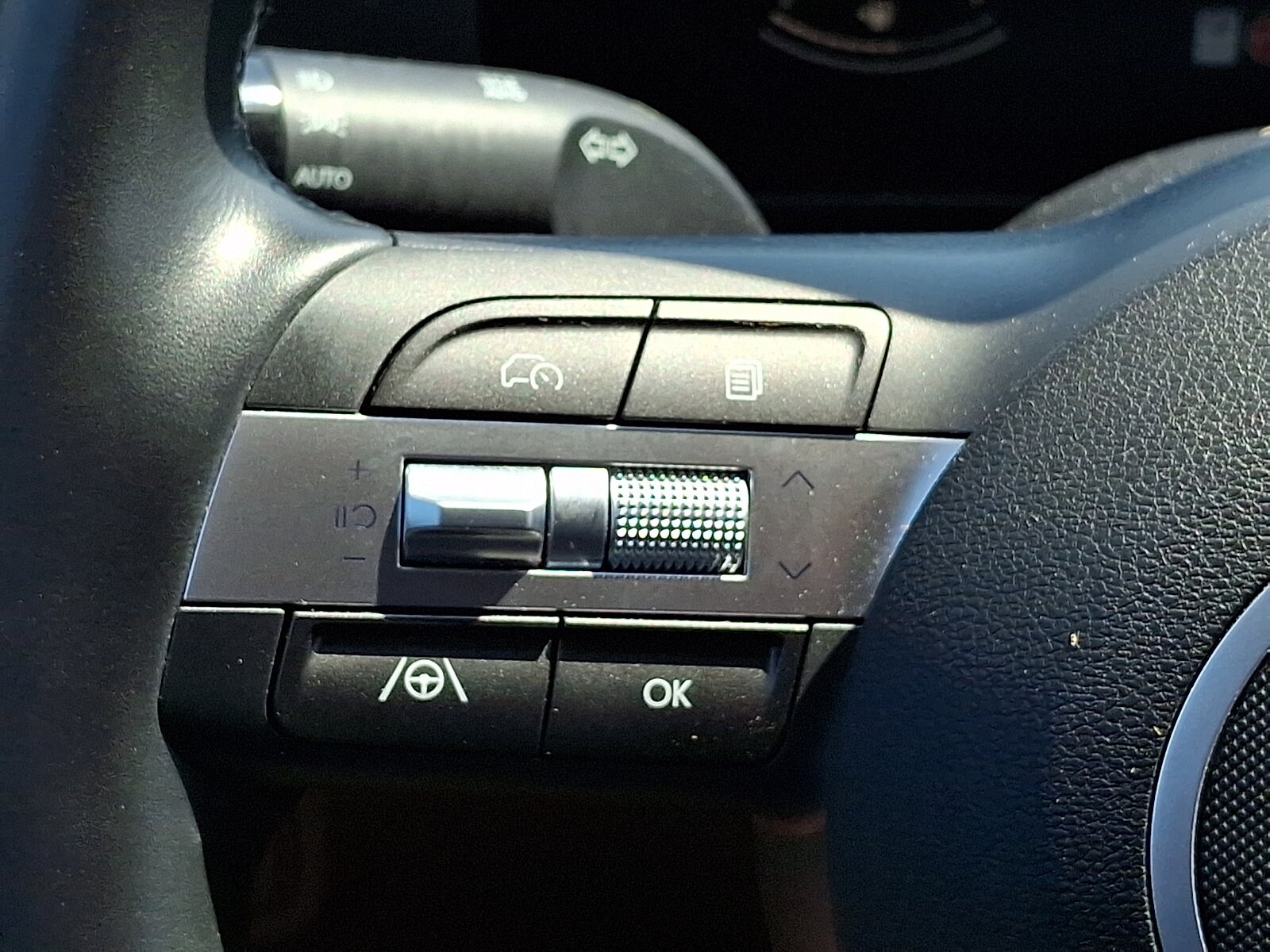2025 Hyundai Kona SEL - Photo 20