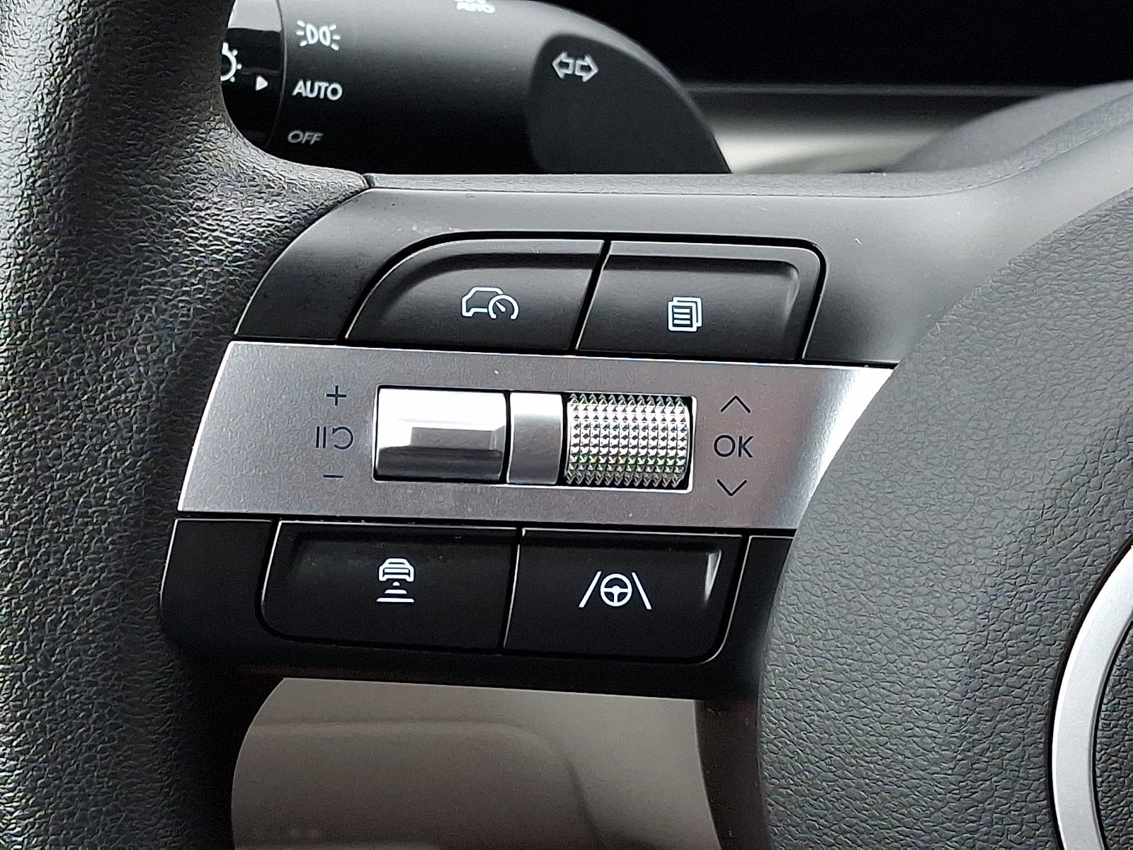 2025 Hyundai Tucson SE - Photo 20