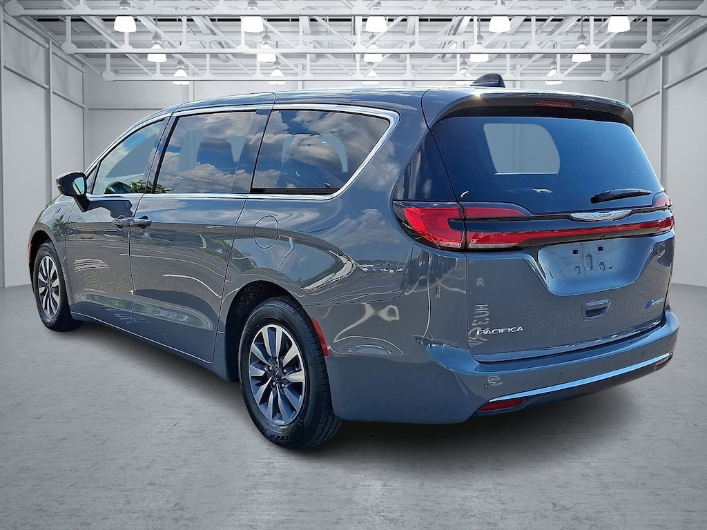 Used 2023 Chrysler Pacifica Plug-In Hybrid Touring L Van Passenger Van