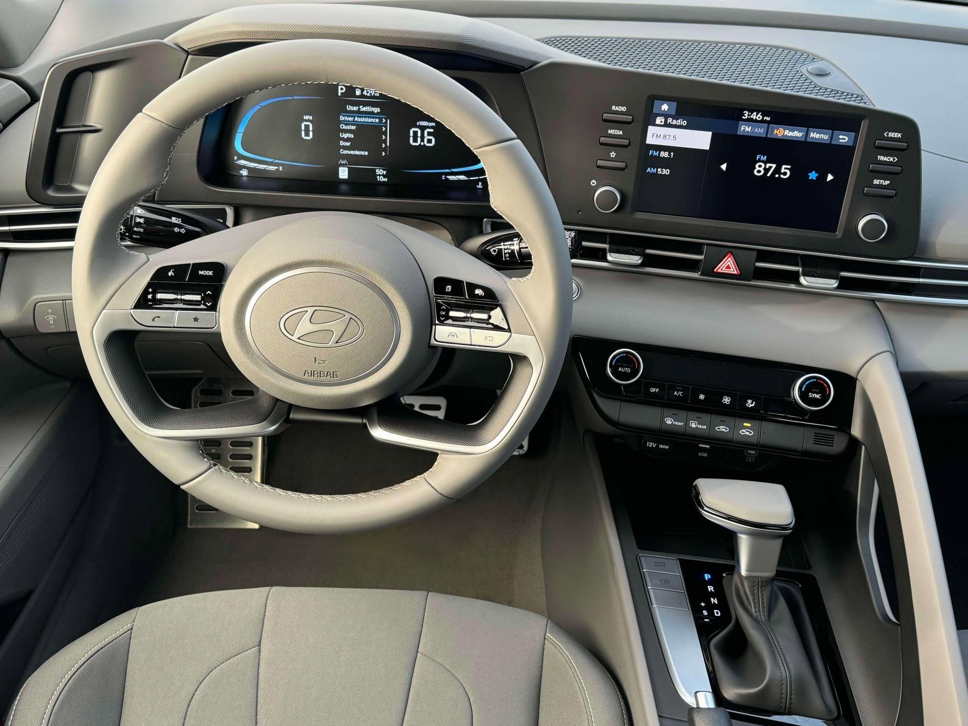 2025 Hyundai Elantra SEL - Photo 17