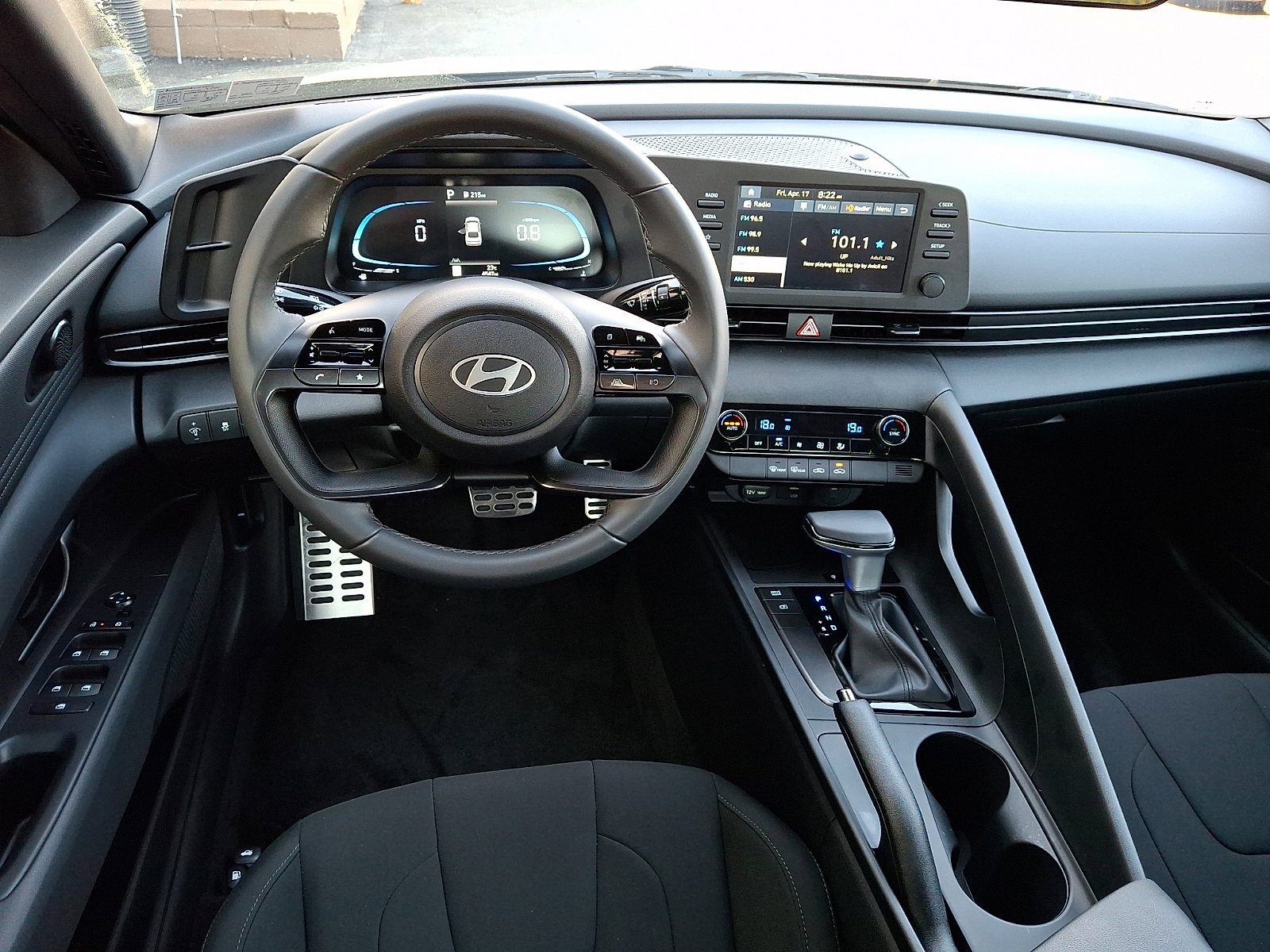 2025 Hyundai Elantra SEL - Photo 11