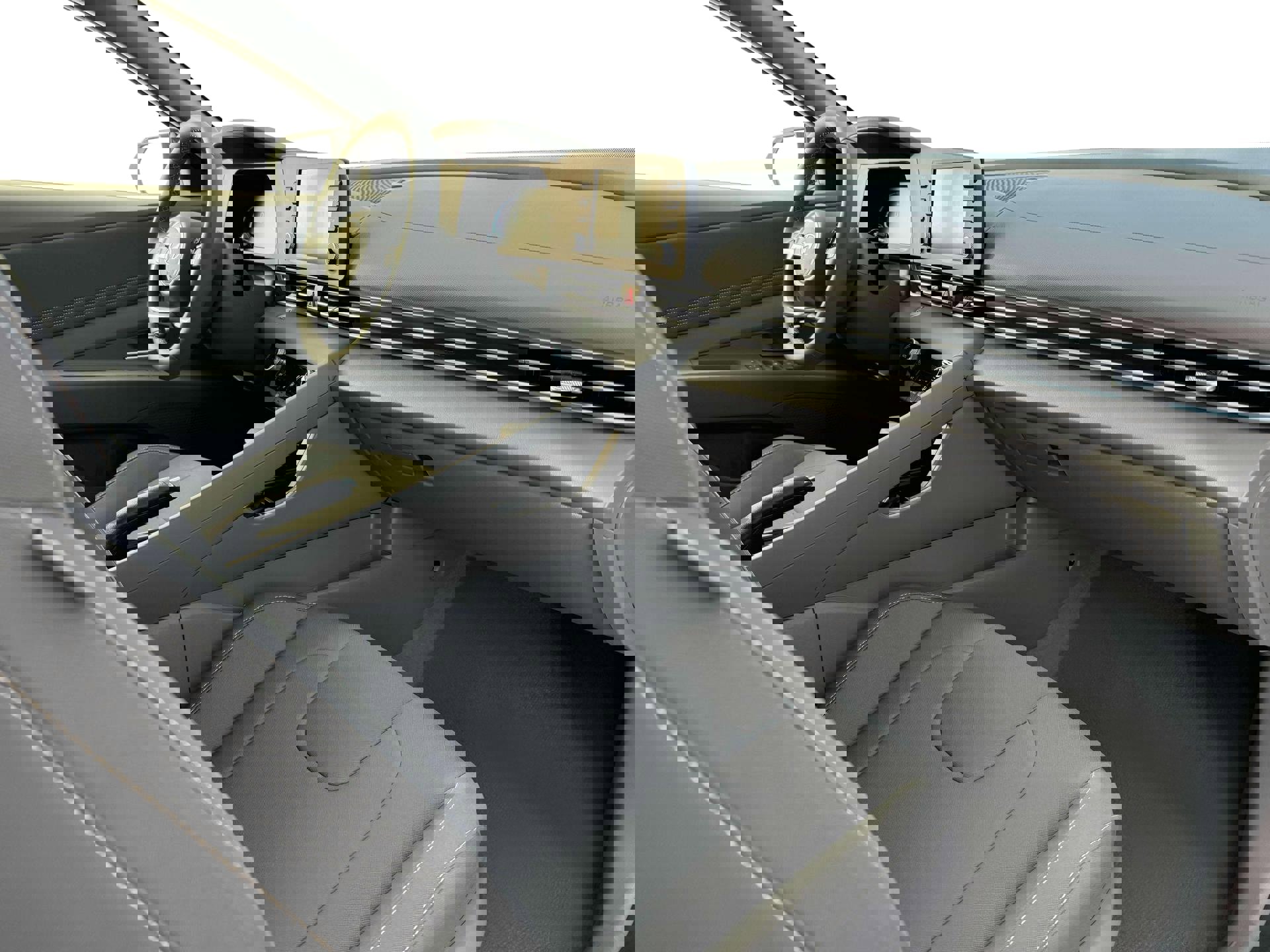 2025 Hyundai Elantra SEL - Photo 15