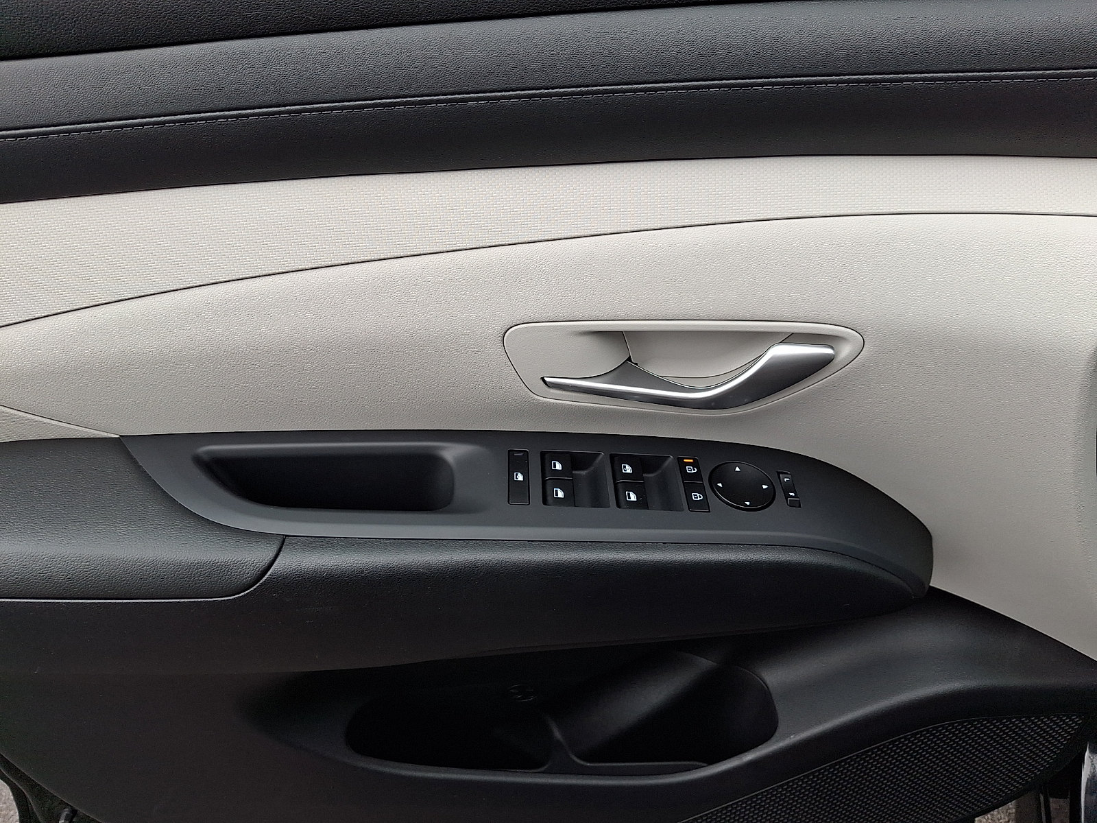2025 Hyundai Tucson SE - Photo 12