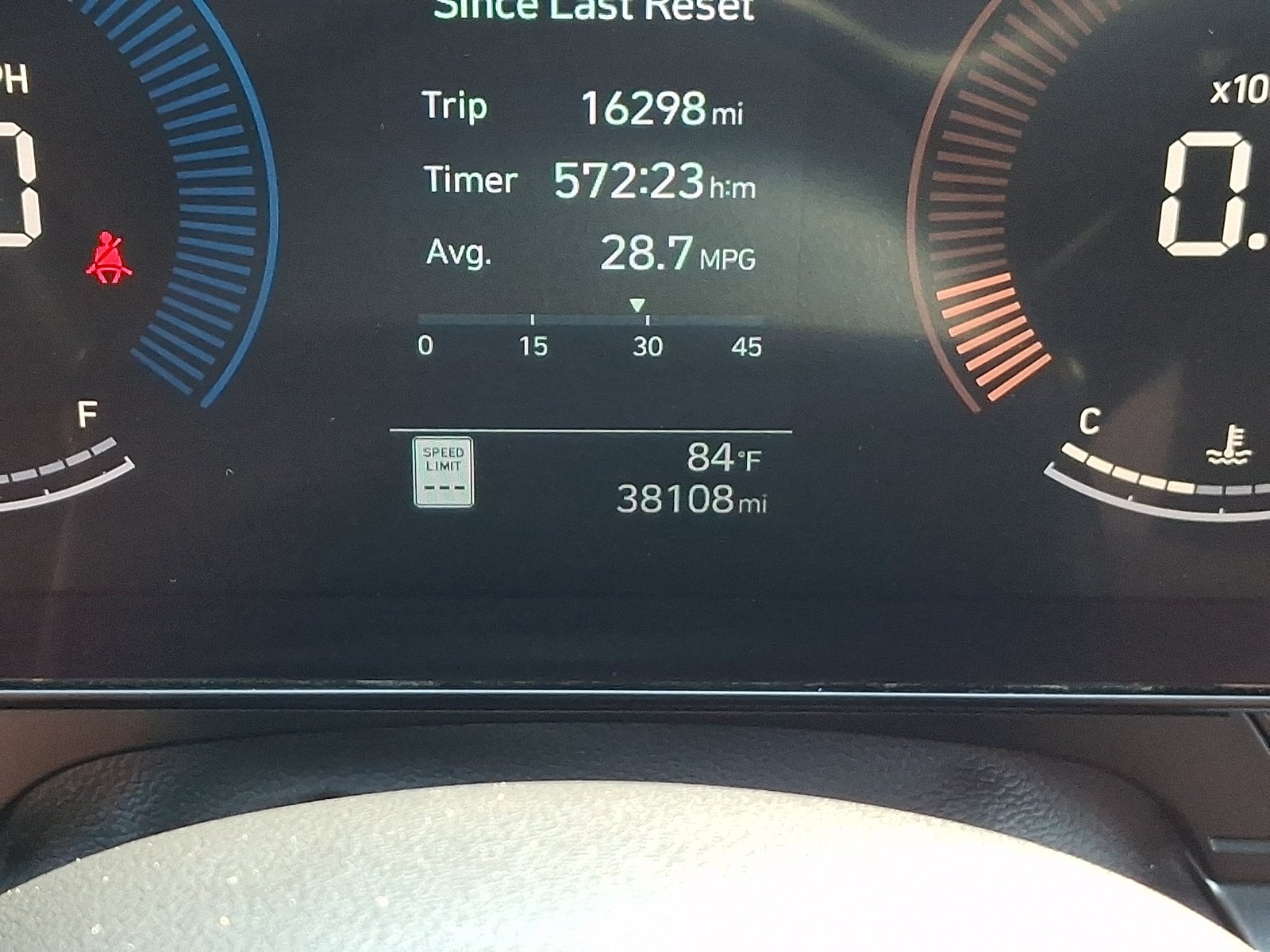 2025 Hyundai Kona SEL - Photo 19