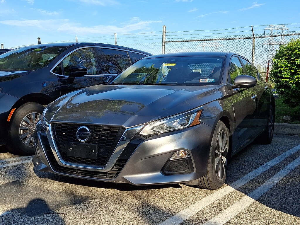 Used 2022 Nissan Altima 2.5 SV Sedan
